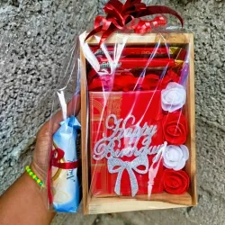 Caja de regalo de madera pequeña 