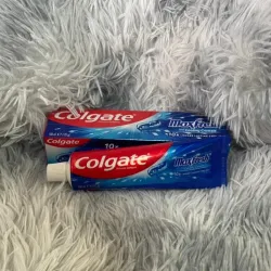 Pasta colgate 