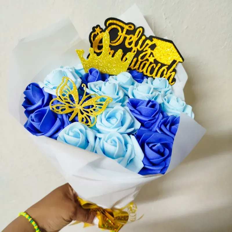 Ramo de 20 rosas eternas para graduación 