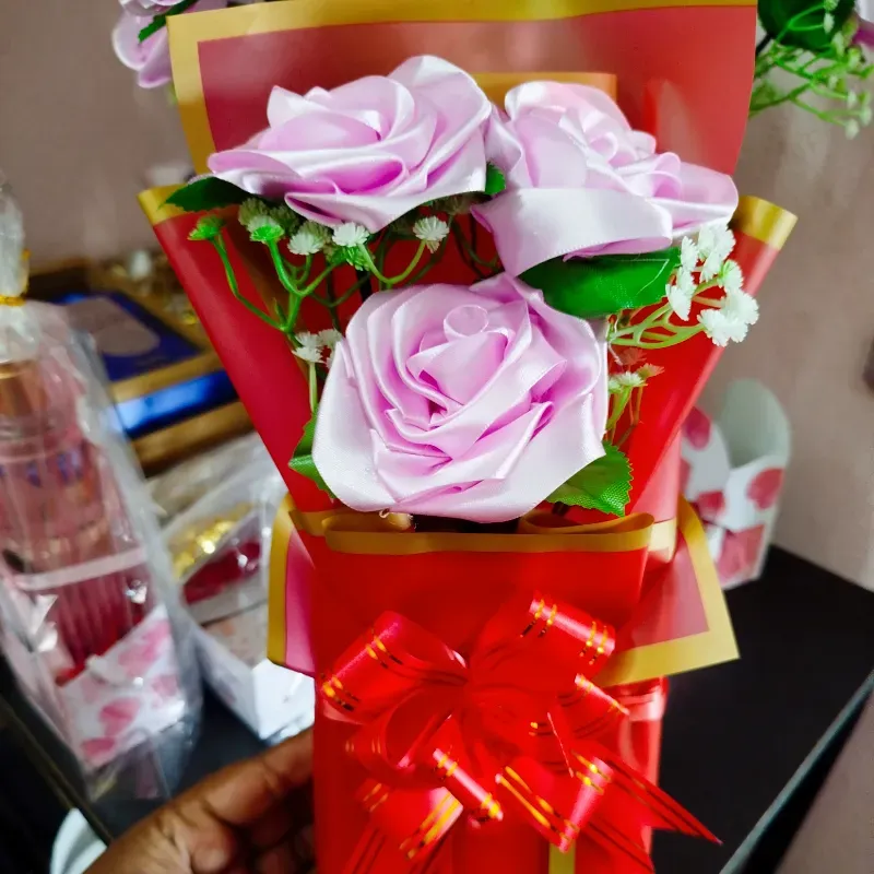 Ramo de 3 rosas eternas 
