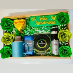 Super caja de regalo con 6 rosas eternas 
