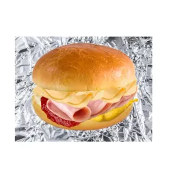 Bocadito de Jamón y Queso ((pan boom, jamón embuchado, queso gouda, ketchup y mostaza))