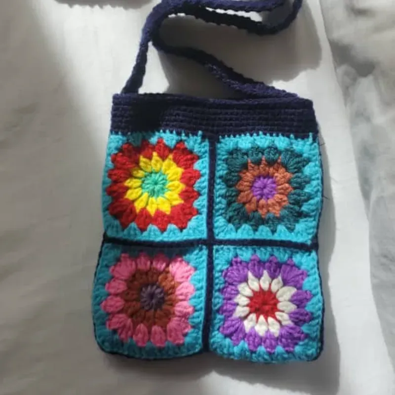 Carteras hechas por la Madre de la Bruja 