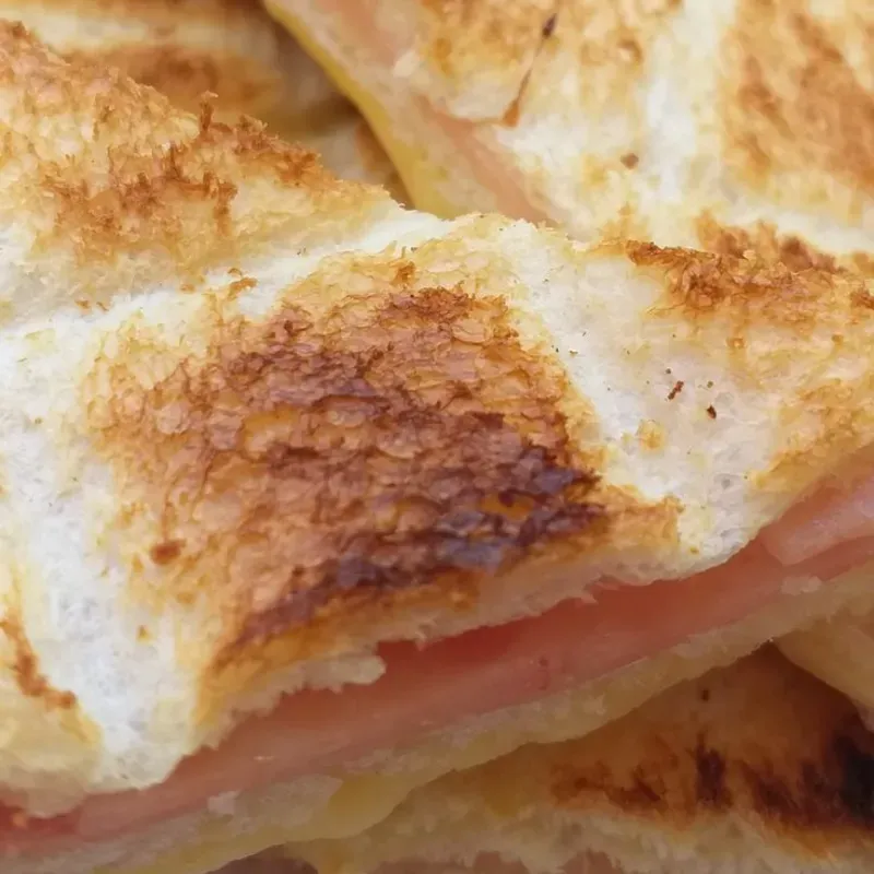 Pan con salchicha 