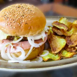 Hamburguesa Criolla