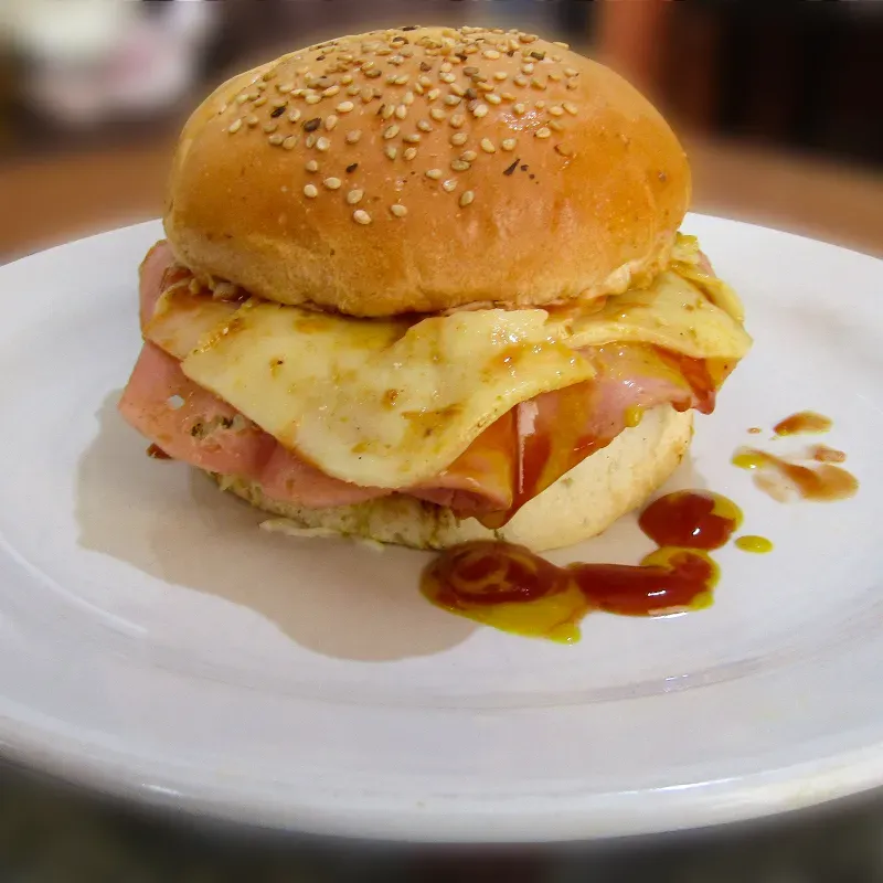 Pan c/ Jamón y Queso Doble