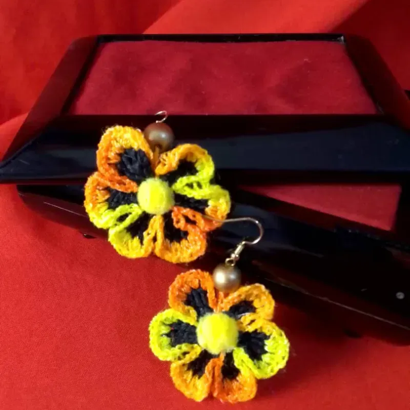 Moñitas de 6 pétalos.