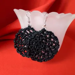 Ruedas caladas negras.