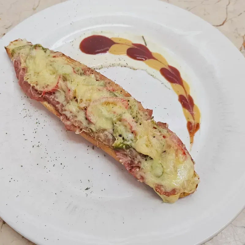 Bocata de Bacon, Jamón y Queso