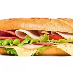 Sándwich de Chorizo, Jamón y Queso 