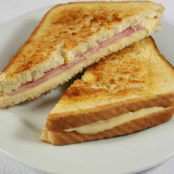 Sándwich de Jamón y Queso Gouda 