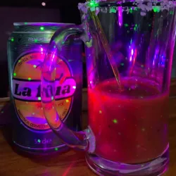 Michelada cerveza la fría
