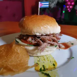 Sandwich de cerdo asado