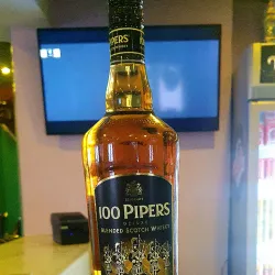 Whiskey 100 Pipers Deluxe