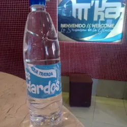Agua de 990 ml