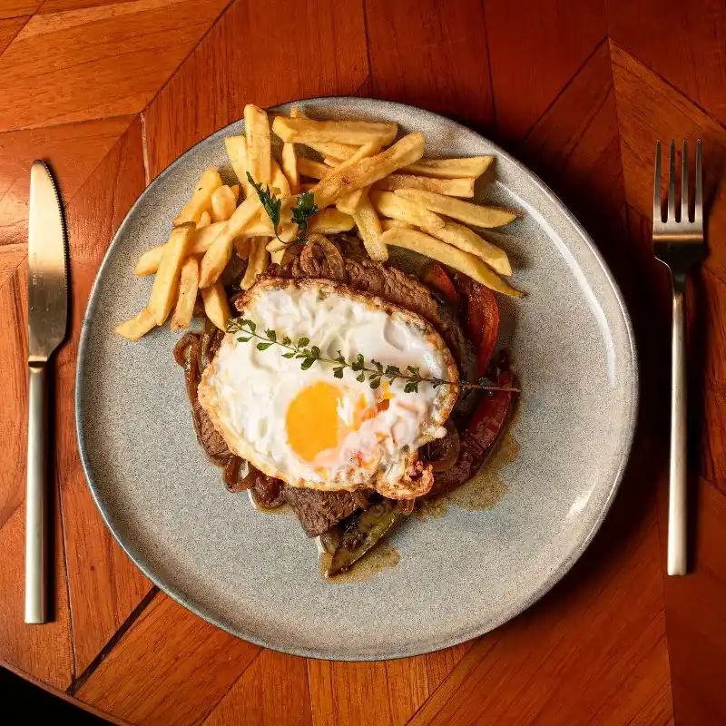 Bistec a caballo