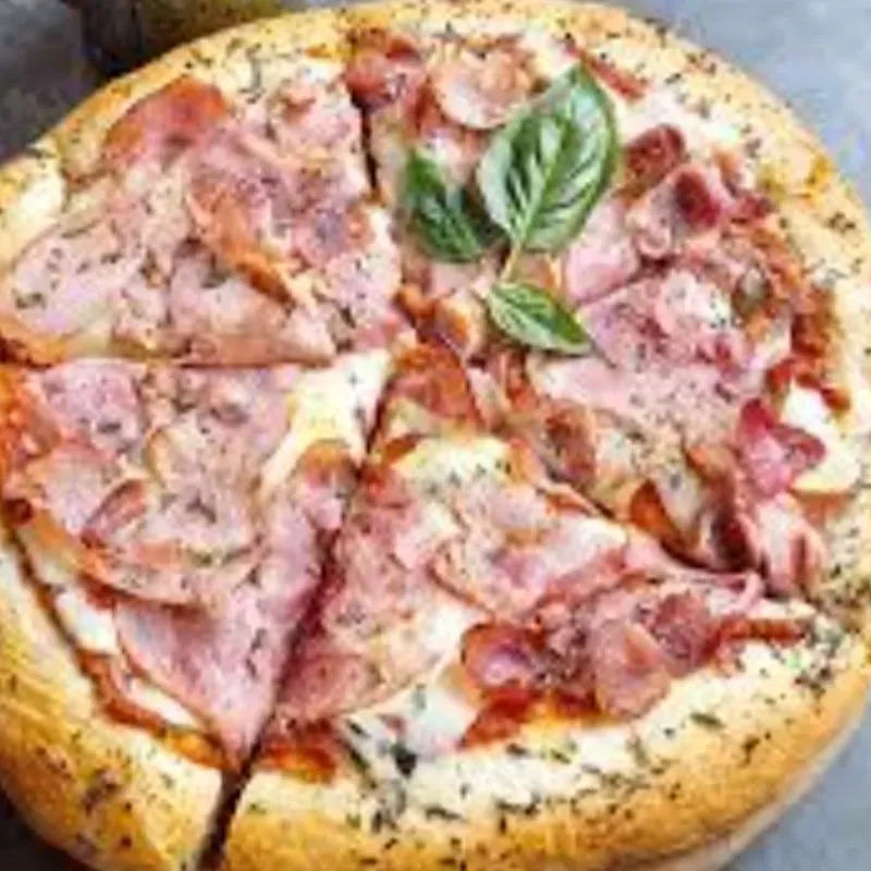 Pizza con jamón ahumado 