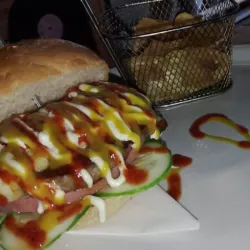 Hamburguesa de jamón y queso blanco