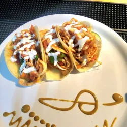 Tacos de queso blanco con vegetales