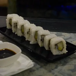 Sushi Omakase Roll