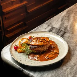 Lomo de cerdo en salsa de champiñones