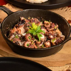 Pulpo al Ajillo