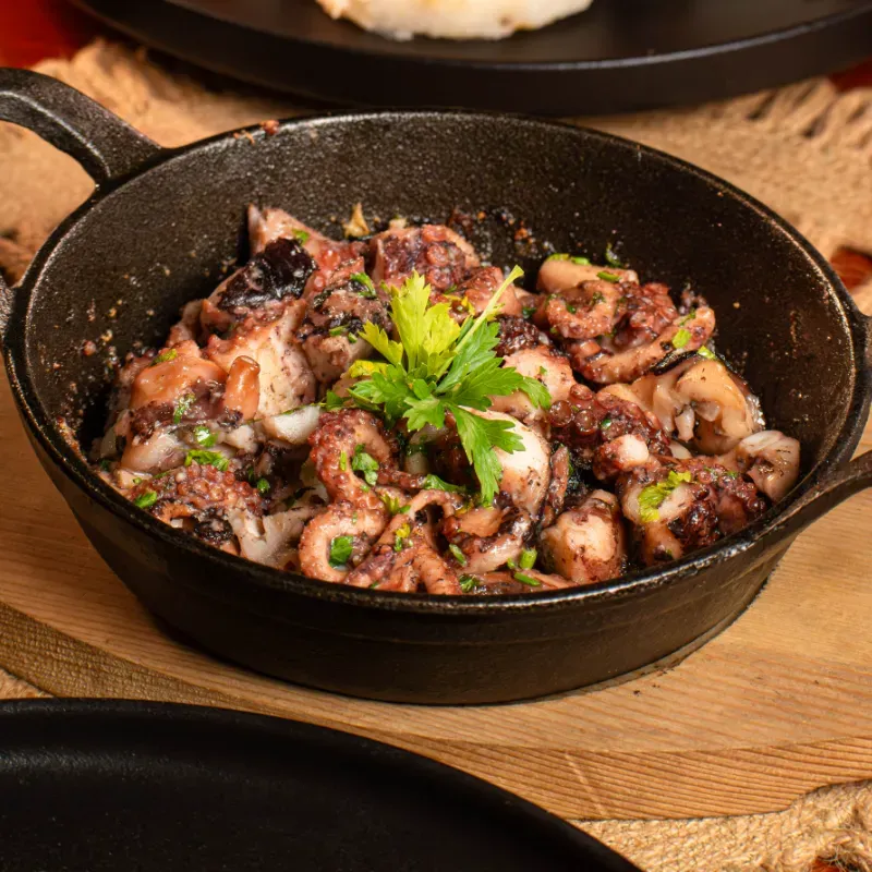 Pulpo al Ajillo