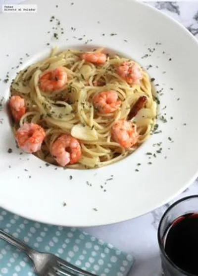 Espaguettis con camarones y queso