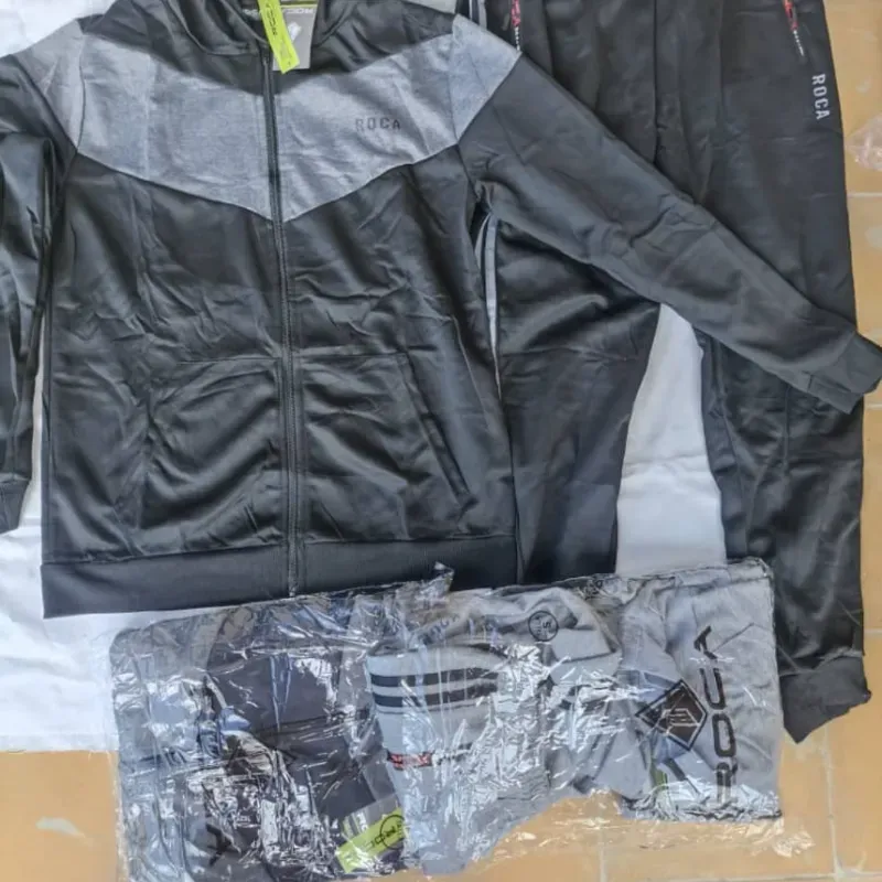 Conjunto de mono y abrigo