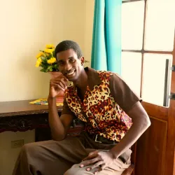 Juego de camisa y pantalón carmelita