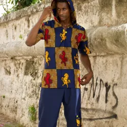 Juego de camisola con capucha y short