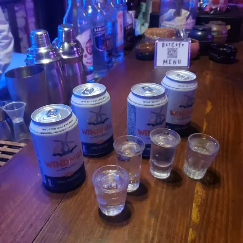 Chupitos + cervezas
