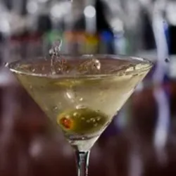 Martini Sucio o Dirty Martini