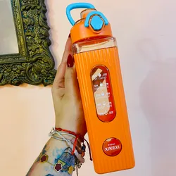 Botellas de agua .