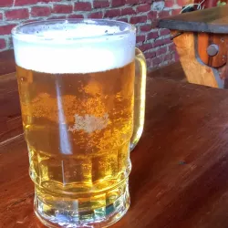 Cerveza Cristal dispensada 