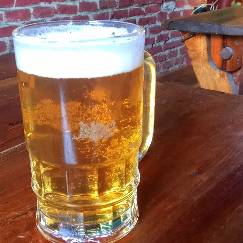 Cerveza Cristal dispensada 