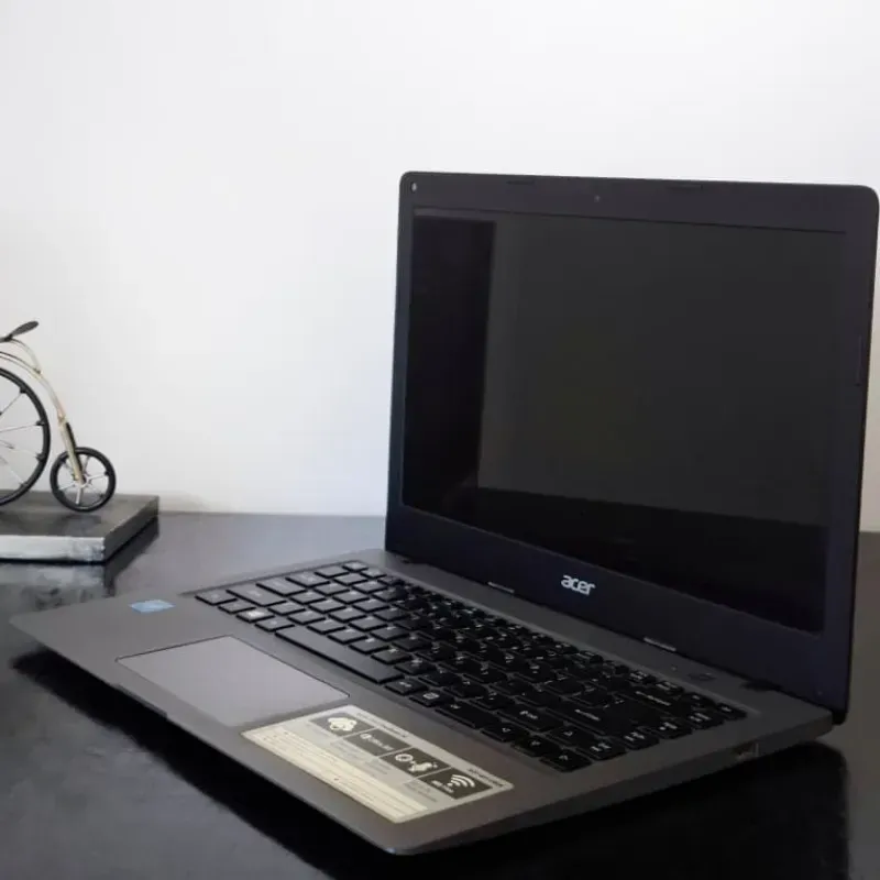 Laptop Acer, básicamente nueva 💻✨