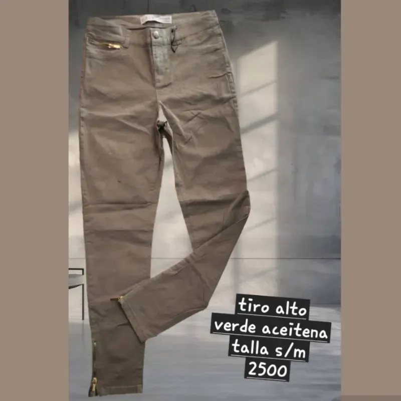 Pantalón tiro alto