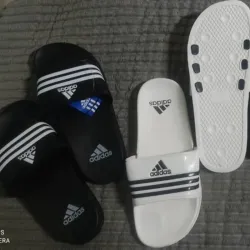 Chancletas Adidas