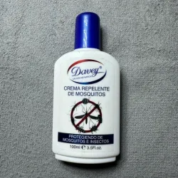 Crema repelente de mosquitos