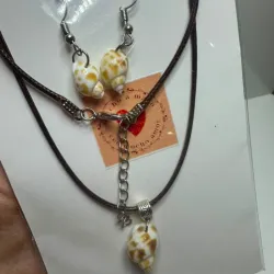 Juego de collar y aretes