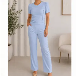 Conjunto de pantalón y blusa