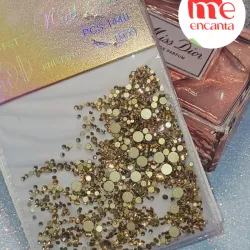 Sobre de piedras doradas