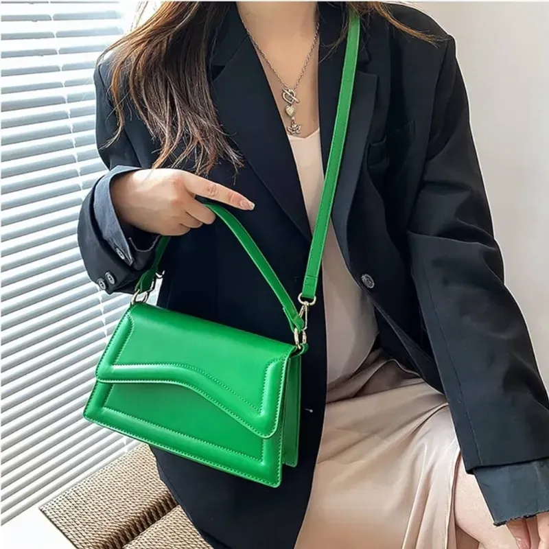 CARTERA VERDE CON DOBLE AGARRE