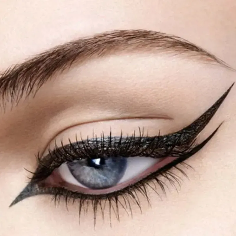 DELINEADOR DE OJOS waterproof