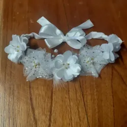 Diadema con flores d tela y tul