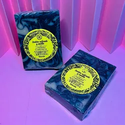 Jabón de Carbón Activado y Zeolita🍃