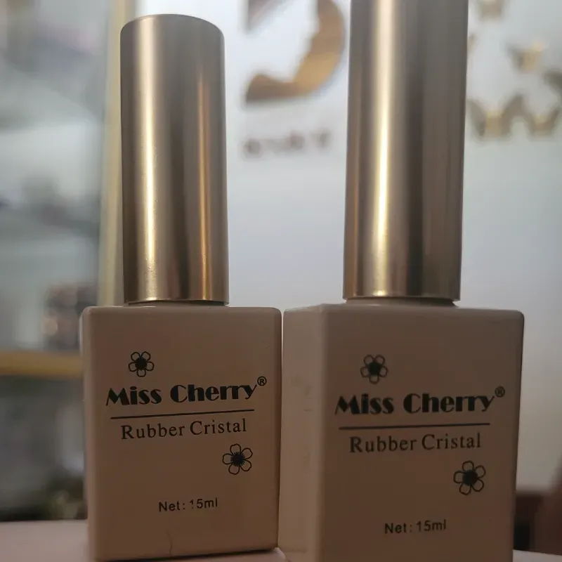 Base Rubber Miss Cherry 15 ml
