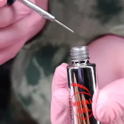 Linner gel metálico Plateado