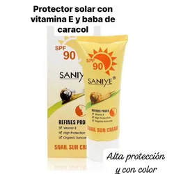 Protector solar con baba de caracol